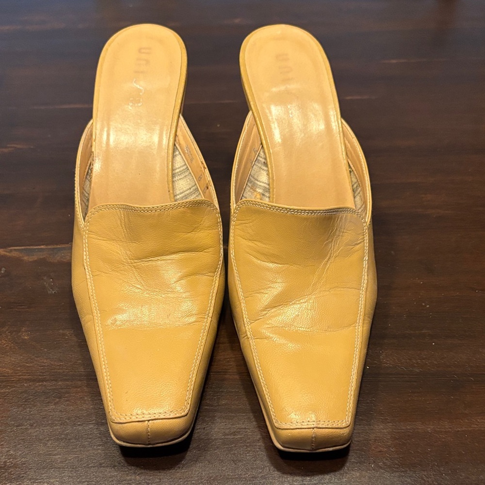 Unisa Light Tan Leather Mules size 8